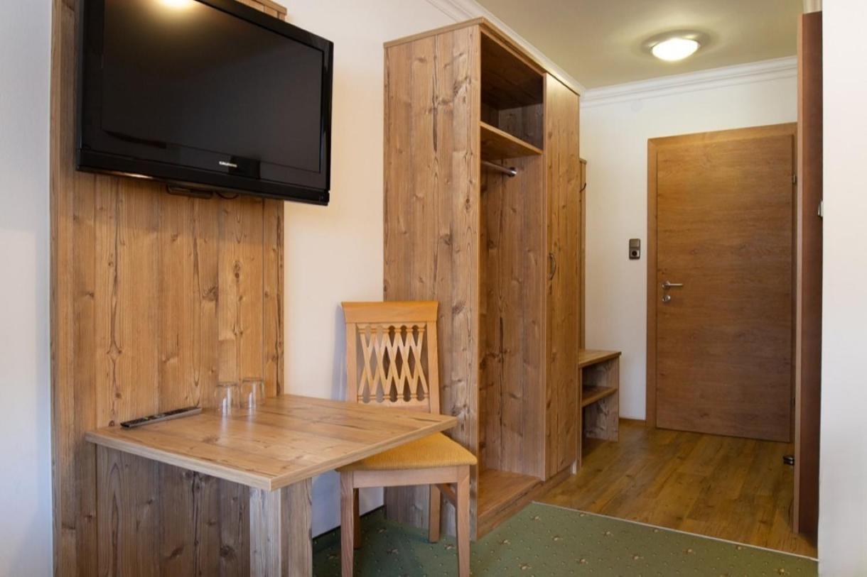 Landhotel Zellerhof*** Guest house 3*